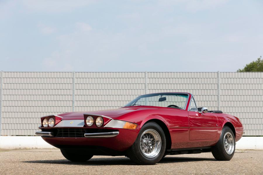  Ferrari 365 GTS/4 Daytona 1971 года  (фото 29 из 32)